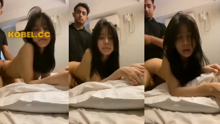 Bokep Sma pulang sekolah Di ajak ke hotel sama kakak sendiri