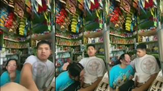 Bokep indo viral Bukanya jaga malah Ngokop kontol