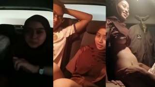 Bokep SMP Bocil terbaru Jilbab merah ngwe di mobil