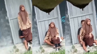 Bokep bocil di paksa sama anak punk pas pulang
